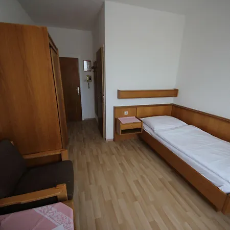 Kleinmuenchen Hotel 2*