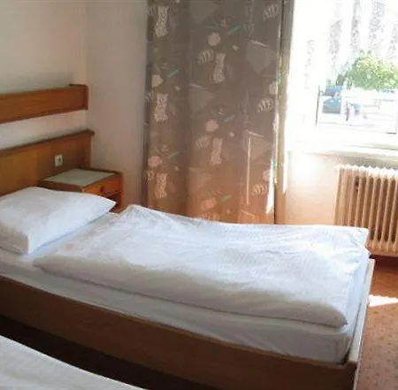 Отель Kleinmuenchen 2*