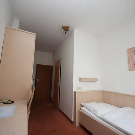Kleinmuenchen Отель 2*