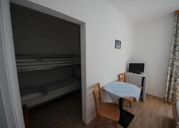 Kleinmunchen Garni Hotel 2*