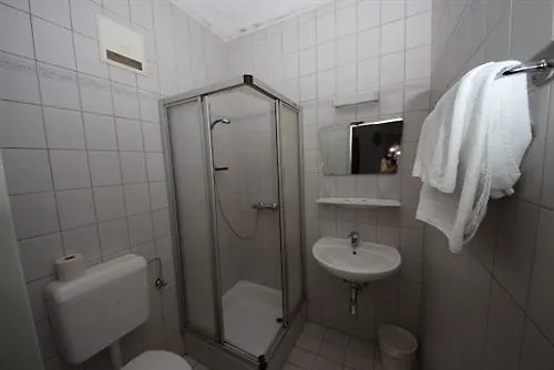 Kleinmunchen Garni 2*