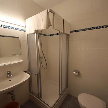 Kleinmünchen Garni Hotel 2*